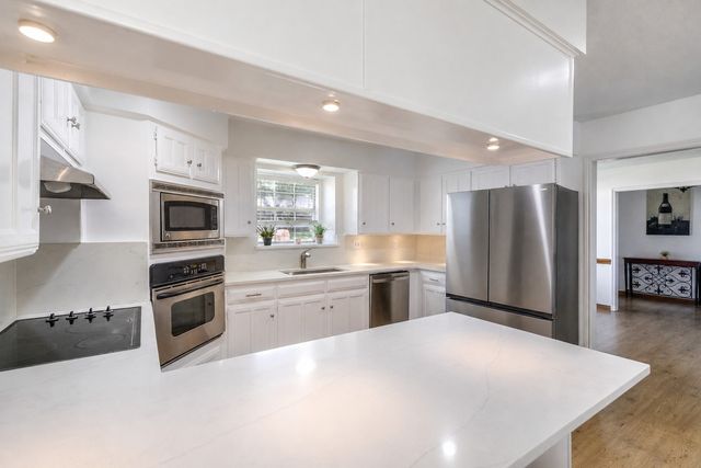 2108 Oakmeadow Place, Bedford, TX 76021