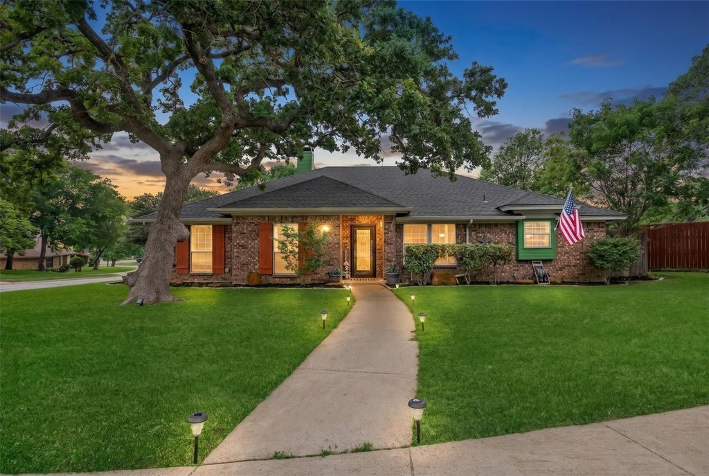 2108 Oakmeadow Place, Bedford, TX 76021