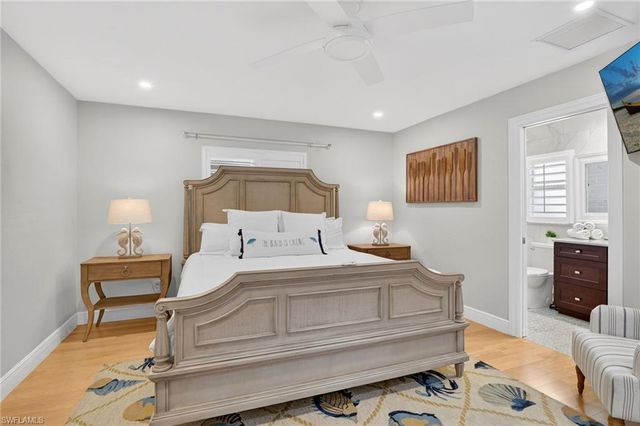 523 107th AVE N, Naples, FL 34108