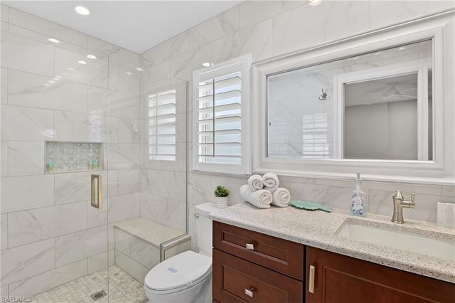 523 107th AVE N, Naples, FL 34108