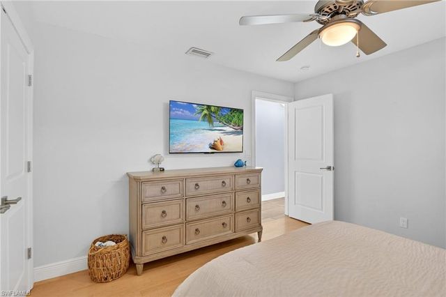 523 107th AVE N, Naples, FL 34108