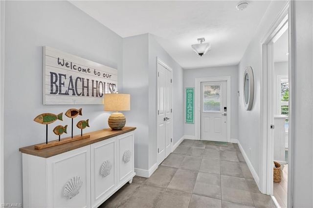 523 107th AVE N, Naples, FL 34108