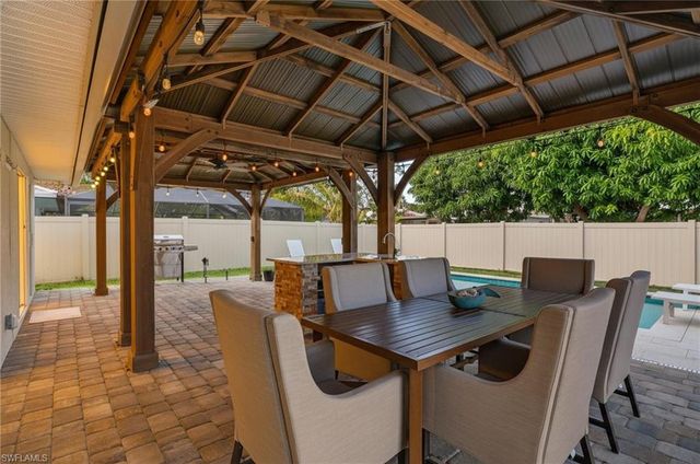 523 107th AVE N, Naples, FL 34108