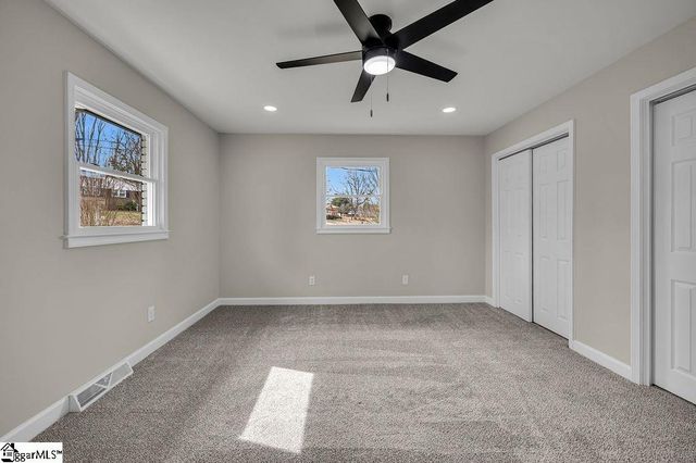 11 Confederate Circle, Taylors, SC 29687