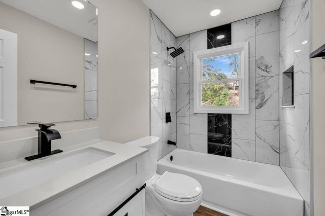 11 Confederate Circle, Taylors, SC 29687