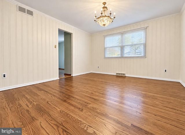 3 STONEBRIDGE RD, Cherry Hill, NJ 08003