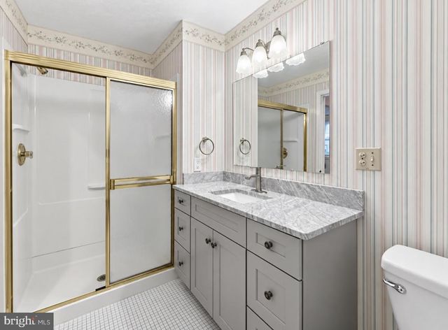 3 STONEBRIDGE RD, Cherry Hill, NJ 08003