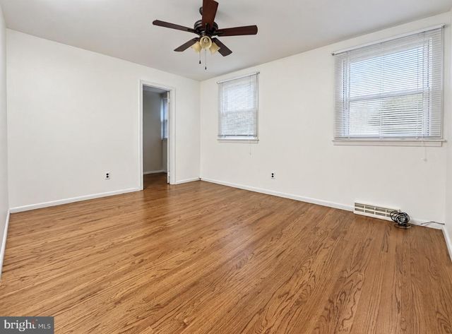 3 STONEBRIDGE RD, Cherry Hill, NJ 08003