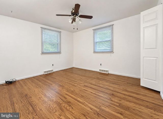 3 STONEBRIDGE RD, Cherry Hill, NJ 08003