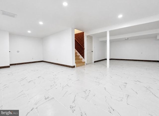 3 STONEBRIDGE RD, Cherry Hill, NJ 08003