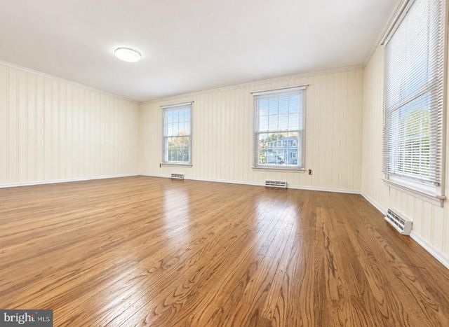 3 STONEBRIDGE RD, Cherry Hill, NJ 08003