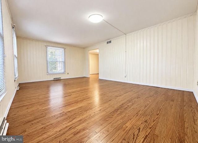 3 STONEBRIDGE RD, Cherry Hill, NJ 08003