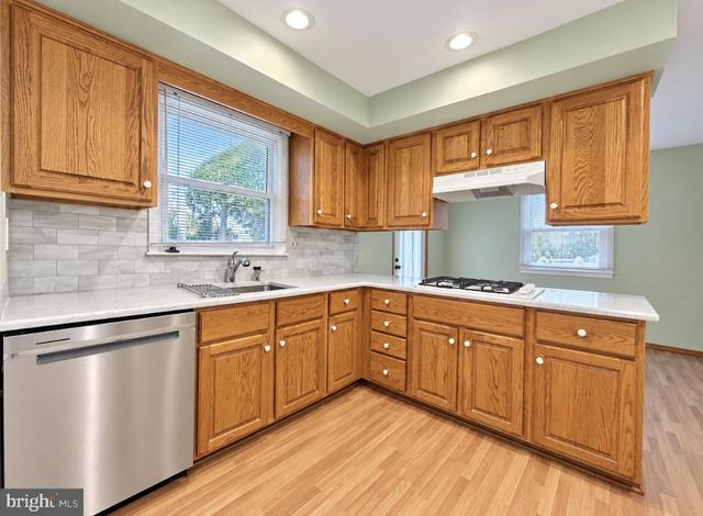 3 STONEBRIDGE RD, Cherry Hill, NJ 08003