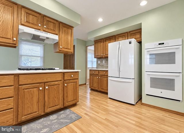 3 STONEBRIDGE RD, Cherry Hill, NJ 08003