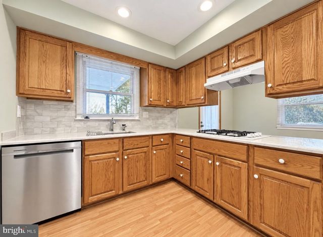 3 STONEBRIDGE RD, Cherry Hill, NJ 08003