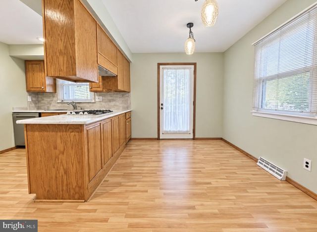3 STONEBRIDGE RD, Cherry Hill, NJ 08003