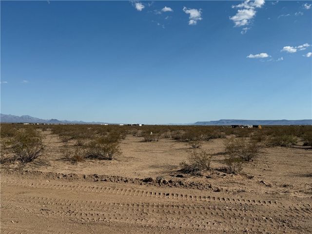 4.8 AC Shinarump Drive, Golden Valley, AZ 86413
