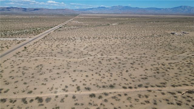 4.8 AC Shinarump Drive, Golden Valley, AZ 86413