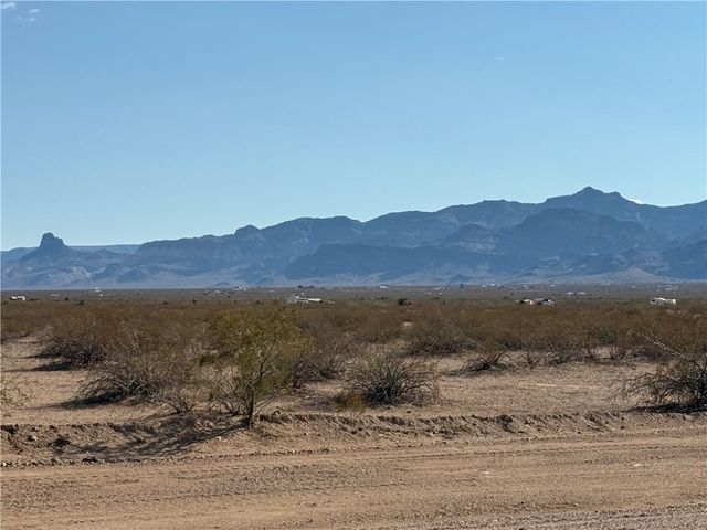 4.8 AC Shinarump Drive, Golden Valley, AZ 86413
