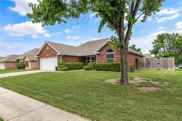 3628 W Clearwood Drive, Fayetteville, AR 72704