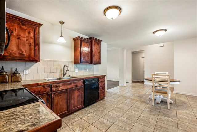 3628 W Clearwood Drive, Fayetteville, AR 72704