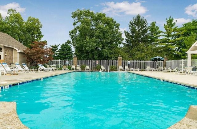 6705 Meadow Creek Drive, 206, Columbus, OH 43235