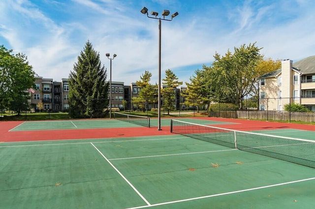 6705 Meadow Creek Drive, 206, Columbus, OH 43235