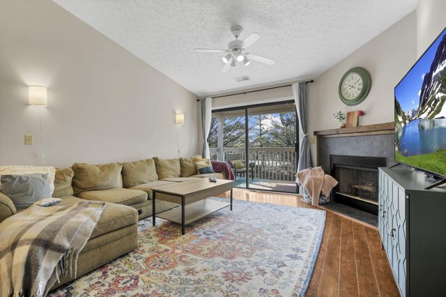 6705 Meadow Creek Drive, 206, Columbus, OH 43235