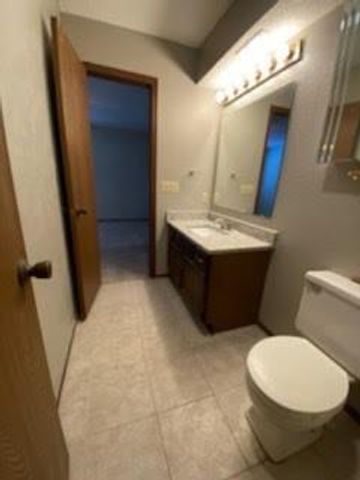 1220 Sequoyah Street A, Edmond, OK 73003