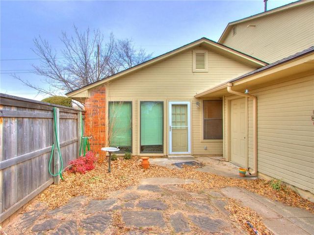 1220 Sequoyah Street A, Edmond, OK 73003