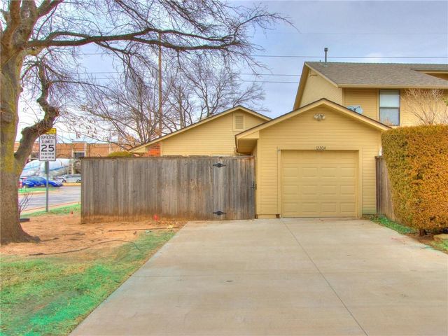 1220 Sequoyah Street A, Edmond, OK 73003