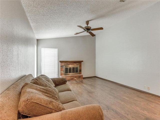 1220 Sequoyah Street A, Edmond, OK 73003