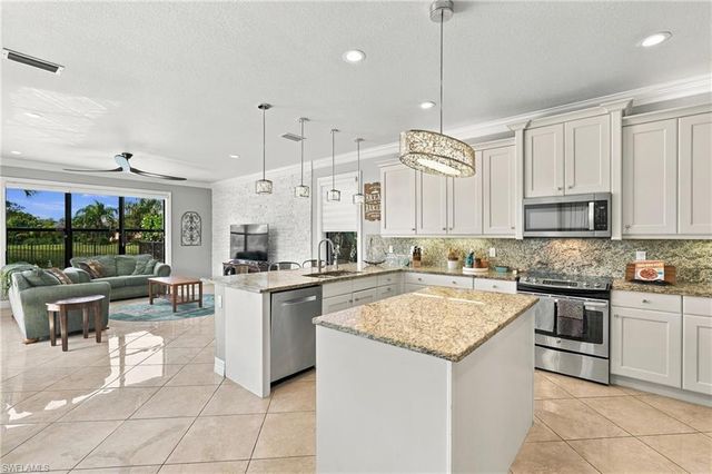 11696 Stonecreek CIR, Fort Myers, FL 33913