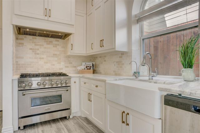 4114 W Northampton Place, Houston, TX 77098