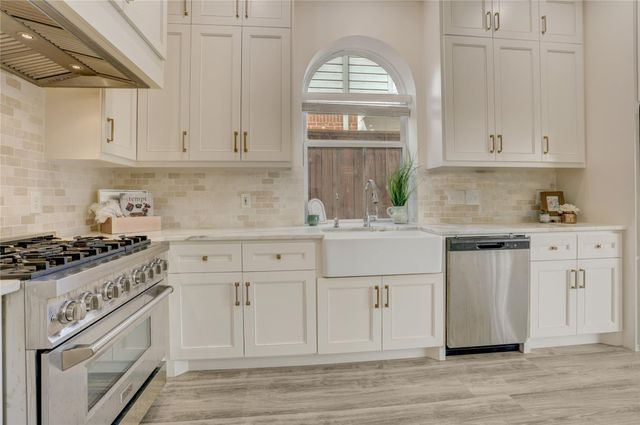 4114 W Northampton Place, Houston, TX 77098