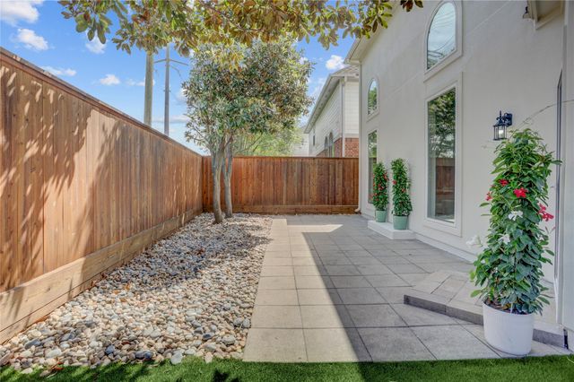 4114 W Northampton Place, Houston, TX 77098