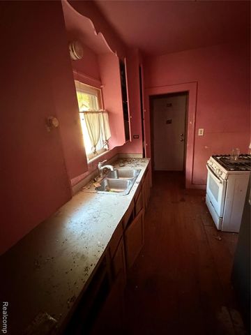 12634 Pinehurst Street, Detroit, MI 48238