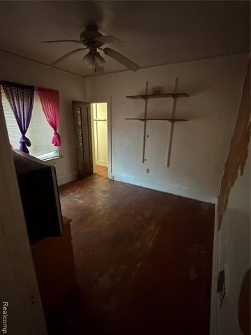 12634 Pinehurst Street, Detroit, MI 48238