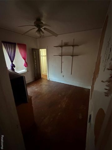 12634 Pinehurst Street, Detroit, MI 48238