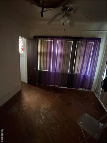 12634 Pinehurst Street, Detroit, MI 48238