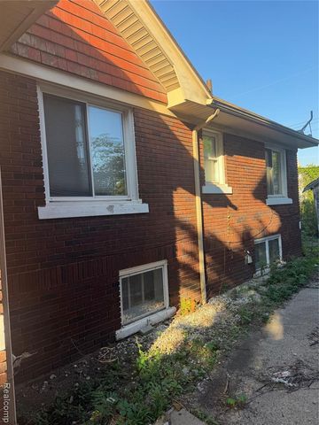 12634 Pinehurst Street, Detroit, MI 48238