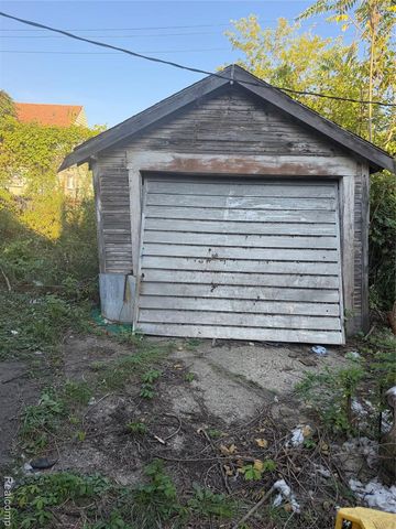 12634 Pinehurst Street, Detroit, MI 48238