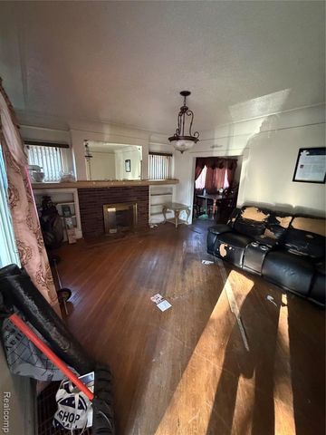 12634 Pinehurst Street, Detroit, MI 48238