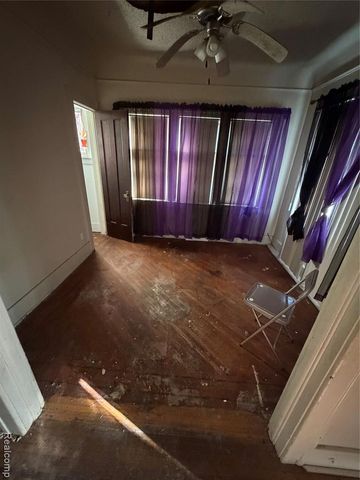 12634 Pinehurst Street, Detroit, MI 48238