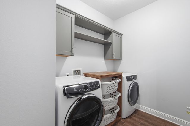 179 Windchime Way, Freeport, FL 32439