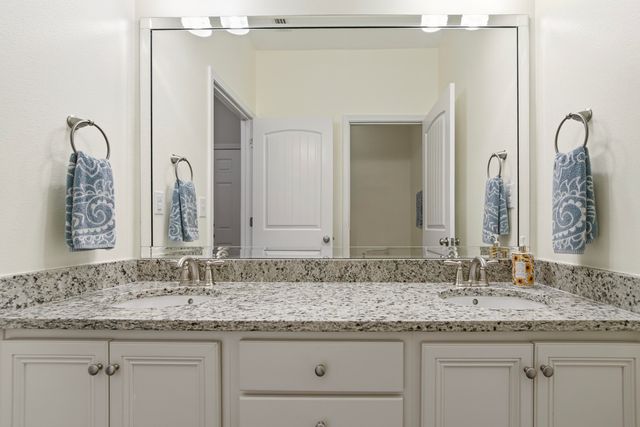 179 Windchime Way, Freeport, FL 32439