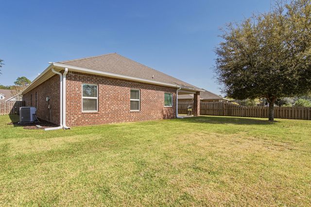 179 Windchime Way, Freeport, FL 32439