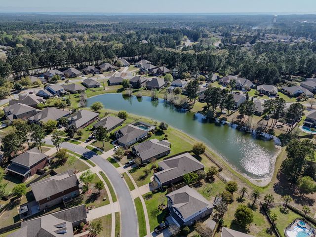 179 Windchime Way, Freeport, FL 32439