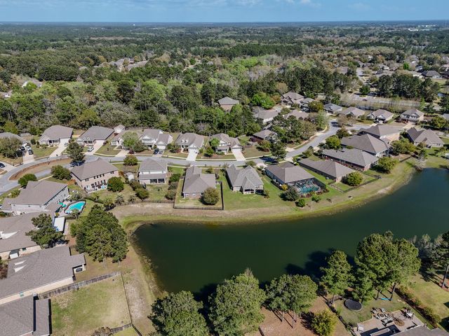 179 Windchime Way, Freeport, FL 32439