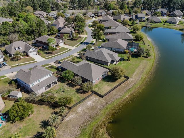 179 Windchime Way, Freeport, FL 32439